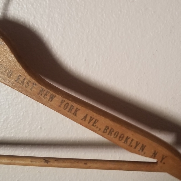 VINTAGE WOODEN Brooklyn Clothes Hanger - Picture 5 of 9